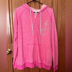 Pima Apparel

Light weight hoodie with Hawaii in silver accents 

From Hawaii